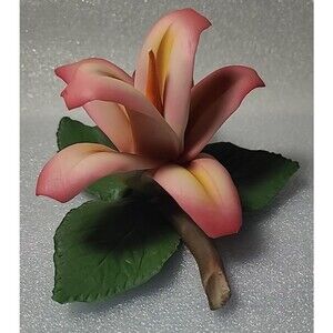 Beautiful Vintage Capidomonte Pink Lily Flower Made In Italy Porcelain Sculpture
